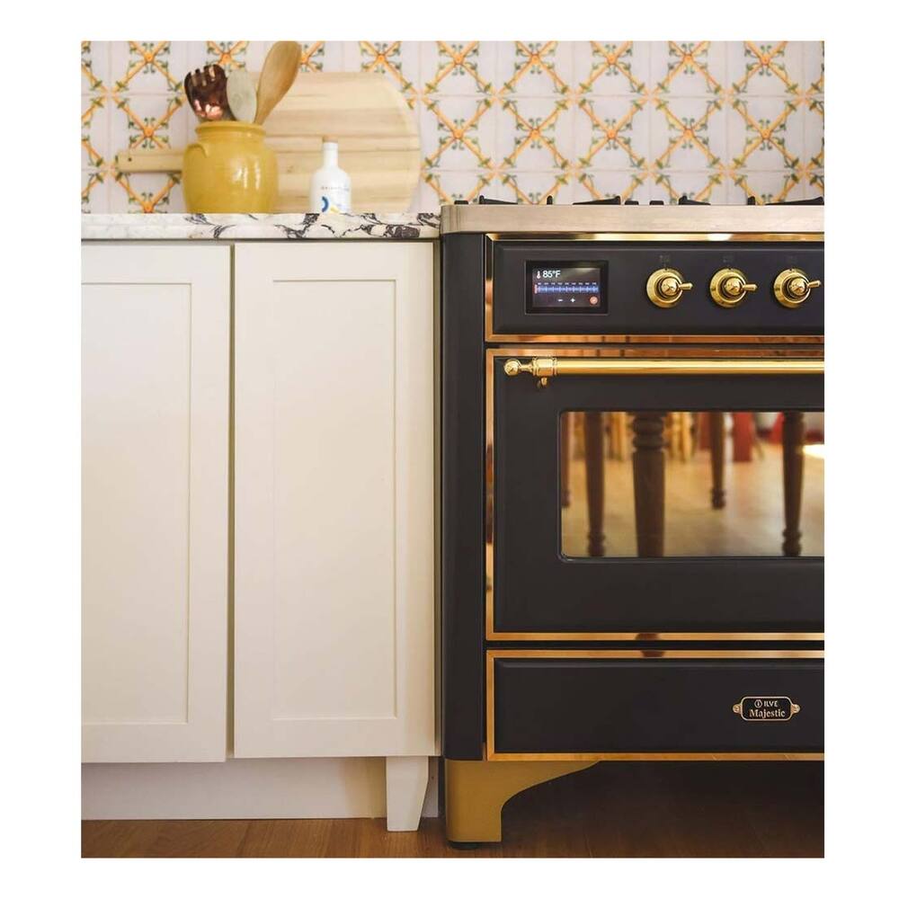 ILVE_UM09FDNS3MGG_Majestic_II_36_Dual_Fuel_Range_lifestyle_3